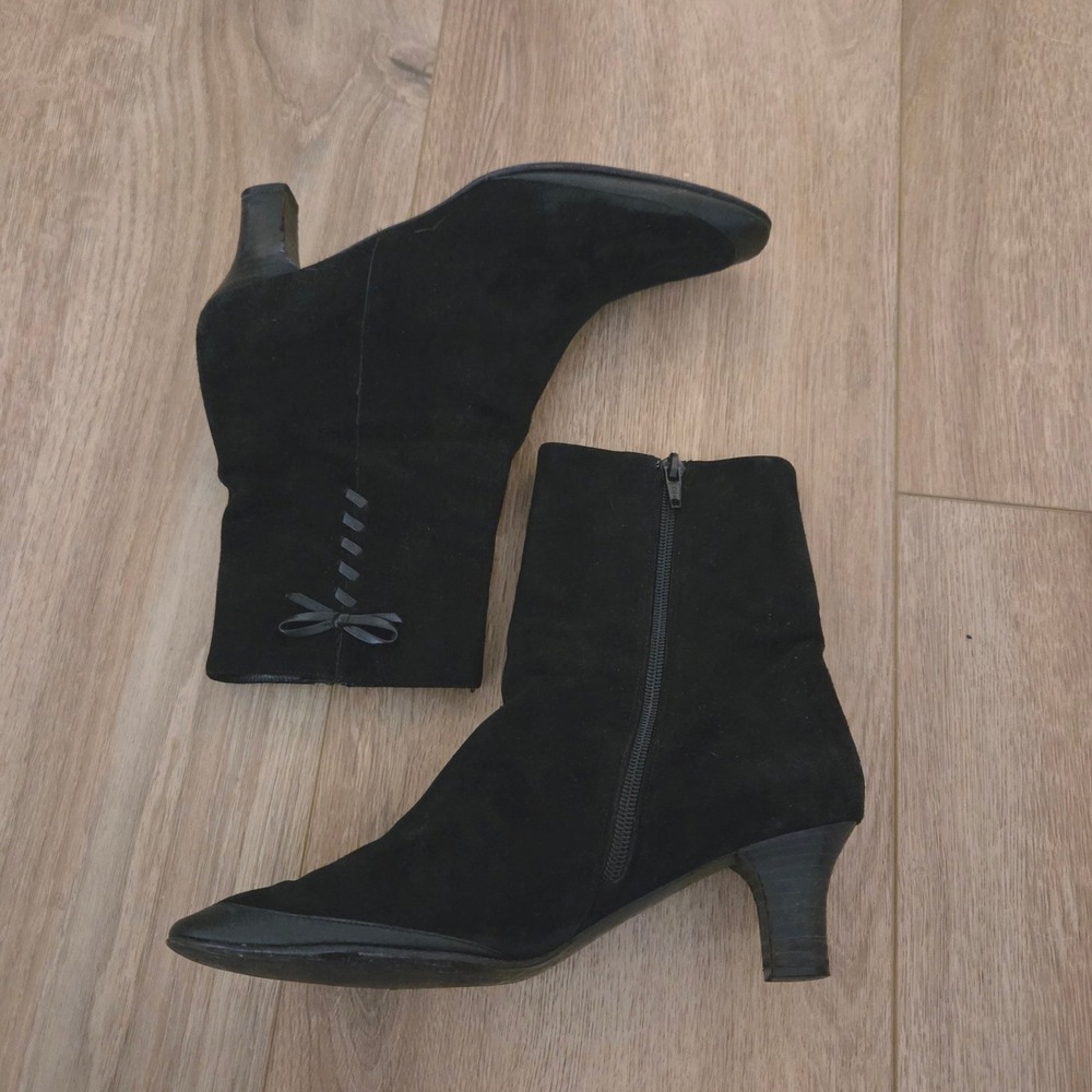 Vintage Salvatore Ferragamo Black Suede Leather Ankle‎ Boots Bow Detail
